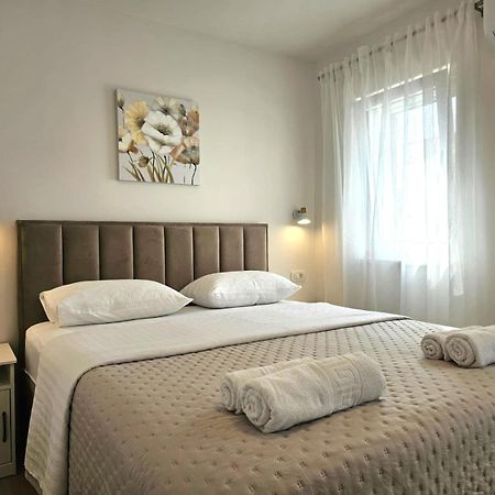 Apartments Miamare 2 Primošten Екстериор снимка