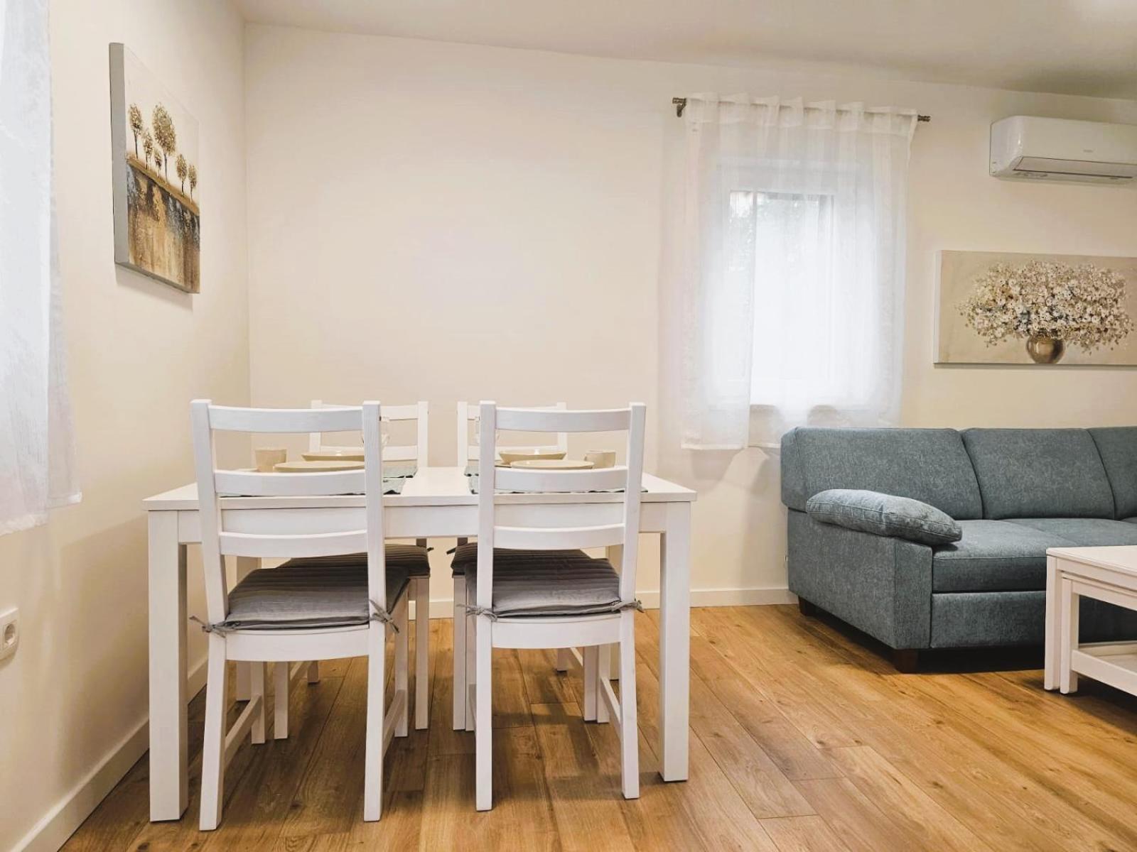 Apartments Miamare 2 Primošten Стая снимка