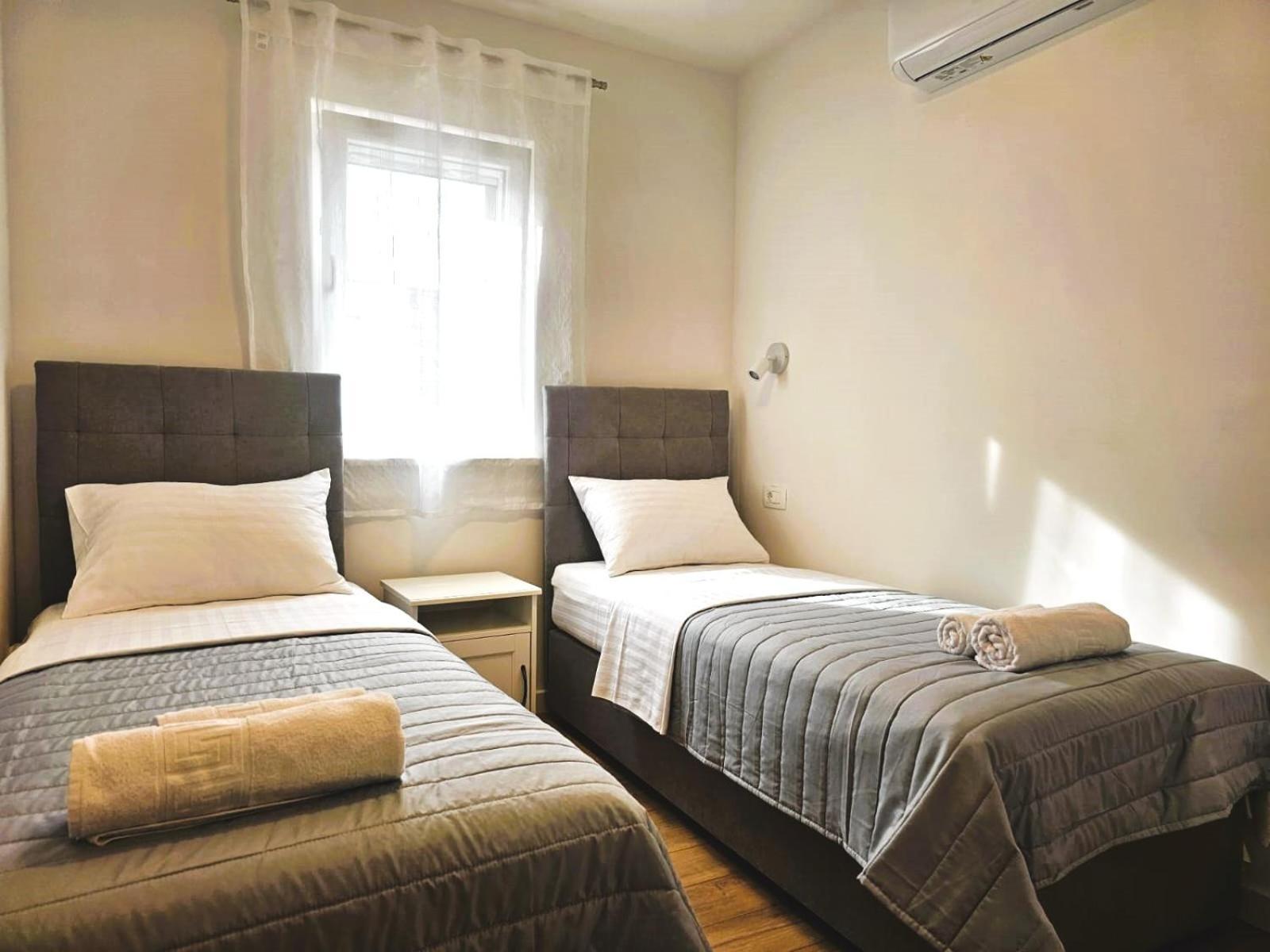 Apartments Miamare 2 Primošten Стая снимка